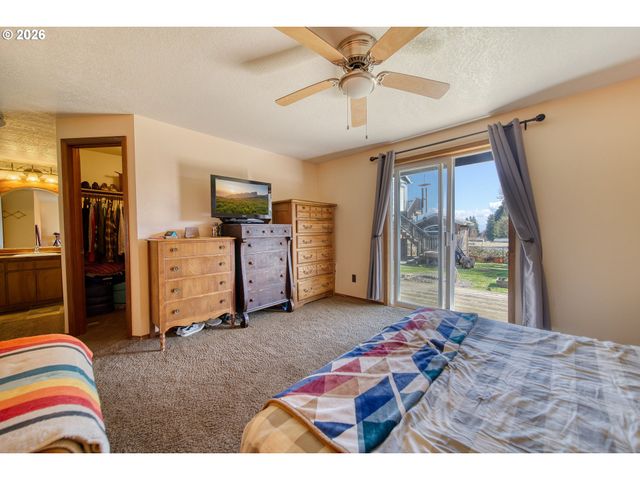 52320 Sw TAYLOR St, Scappoose, OR 97056