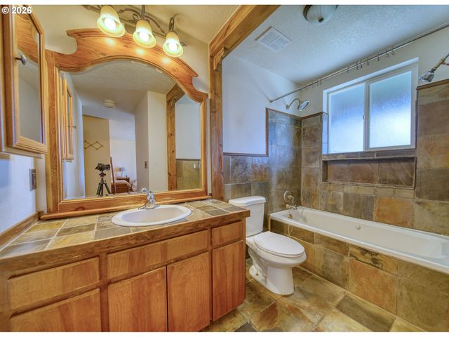 52320 Sw TAYLOR St, Scappoose, OR 97056