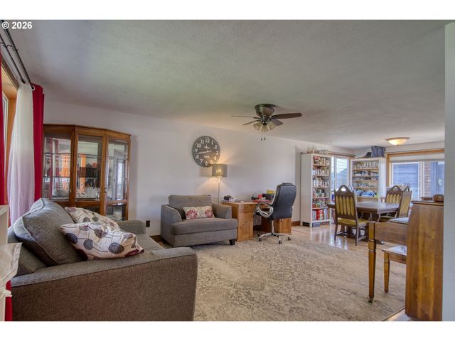 52320 Sw TAYLOR St, Scappoose, OR 97056