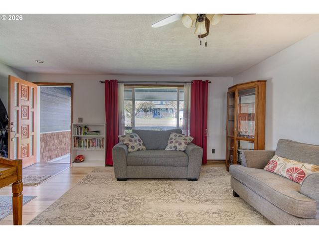 52320 Sw TAYLOR St, Scappoose, OR 97056