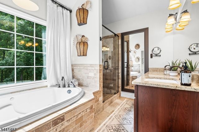 6 White Tail Ct, Hardyston Twp., NJ 07460