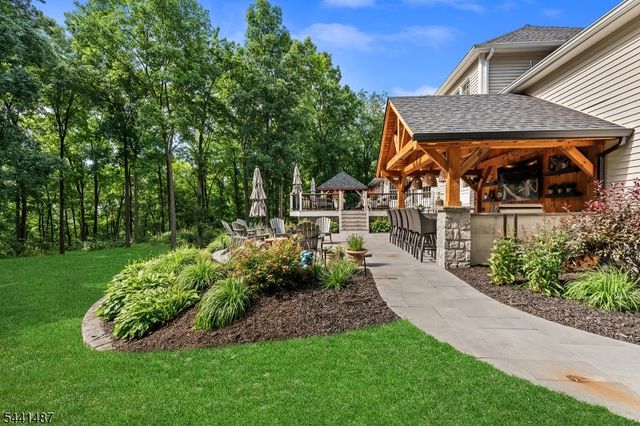 6 White Tail Ct, Hardyston Twp., NJ 07460