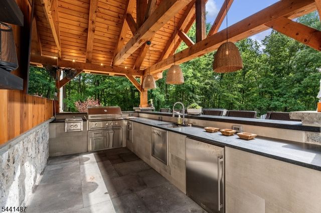 6 White Tail Ct, Hardyston Twp., NJ 07460
