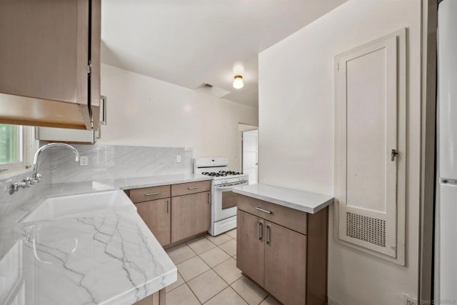 4470 Olive Ave, La Mesa, CA 91942