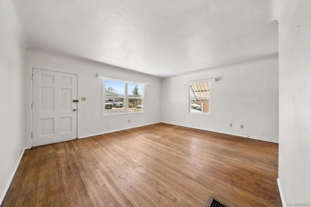 4470 Olive Ave, La Mesa, CA 91942