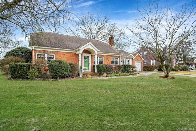 64 John Street, Patchogue, NY 11772