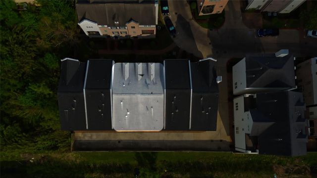 2029 Fannin N, Houston, TX 77045