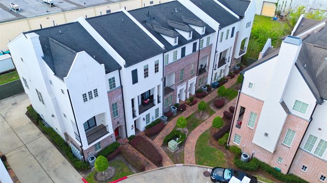 2029 Fannin N, Houston, TX 77045