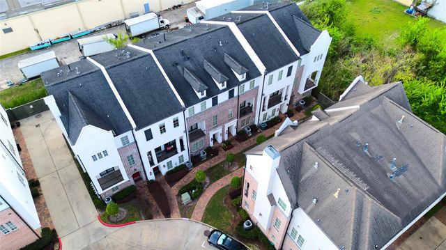 2029 Fannin N, Houston, TX 77045