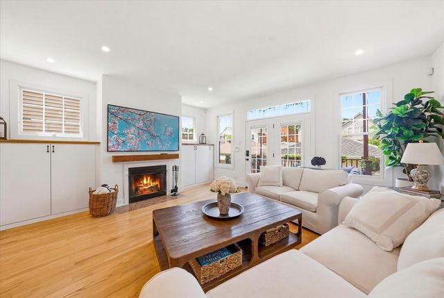 344 W Scott Street, Chicago, IL 60610