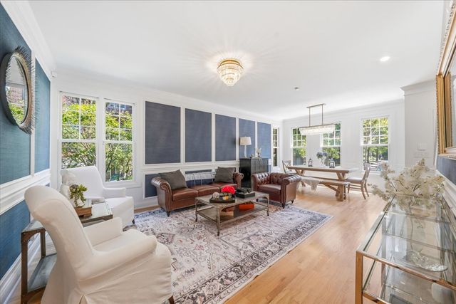 344 W Scott Street, Chicago, IL 60610