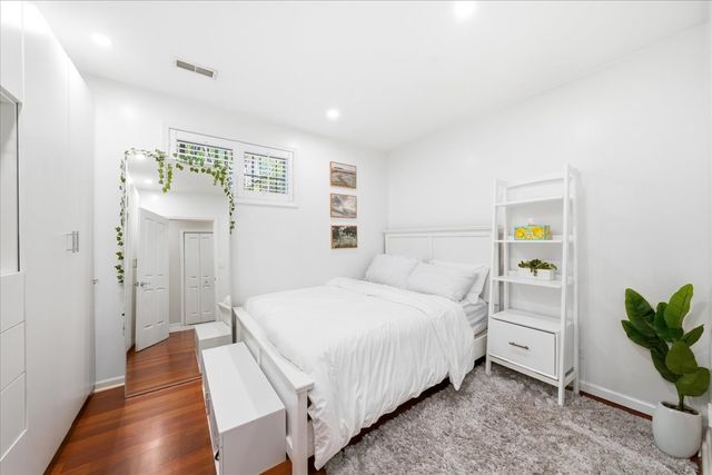 344 W Scott Street, Chicago, IL 60610