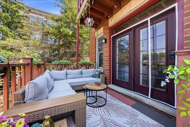 344 W Scott Street, Chicago, IL 60610
