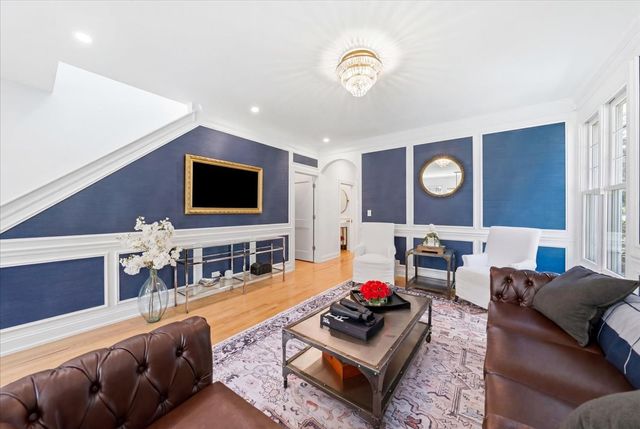 344 W Scott Street, Chicago, IL 60610