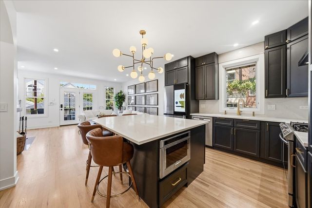 344 W Scott Street, Chicago, IL 60610