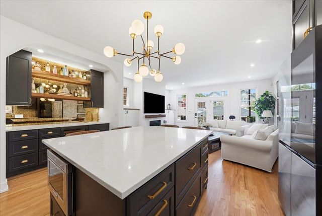344 W Scott Street, Chicago, IL 60610