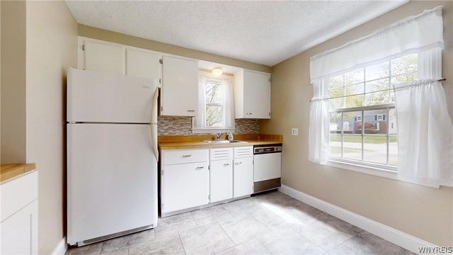 130 Kettering Drive, Tonawanda, NY 14223