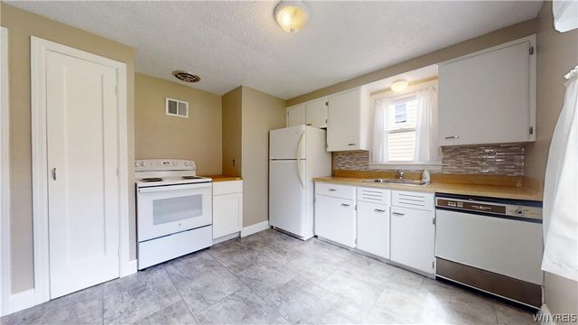 130 Kettering Drive, Tonawanda, NY 14223