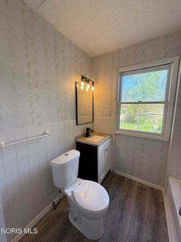 329 E Lake Street, Toledo, OH 43608