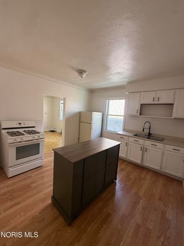 329 E Lake Street, Toledo, OH 43608