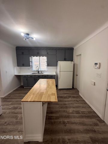 329 E Lake Street, Toledo, OH 43608