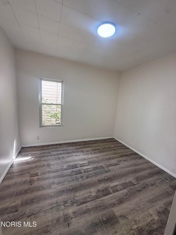 329 E Lake Street, Toledo, OH 43608