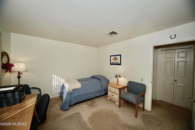 166 N Wellspring Drive, Green Valley, AZ 85614