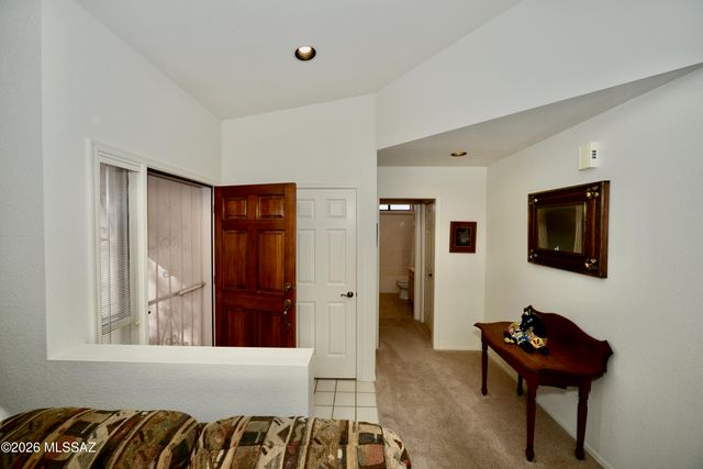 166 N Wellspring Drive, Green Valley, AZ 85614