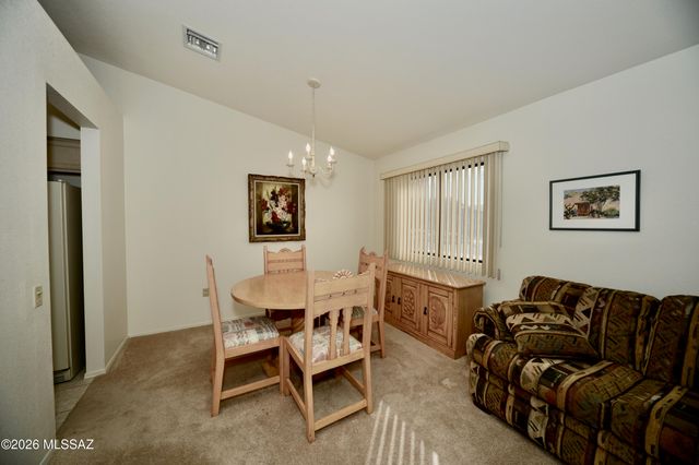 166 N Wellspring Drive, Green Valley, AZ 85614