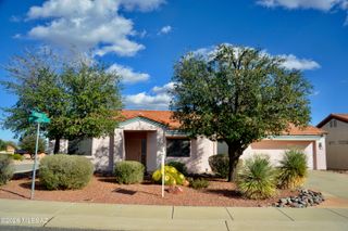 166 N Wellspring Drive, Green Valley, AZ 85614
