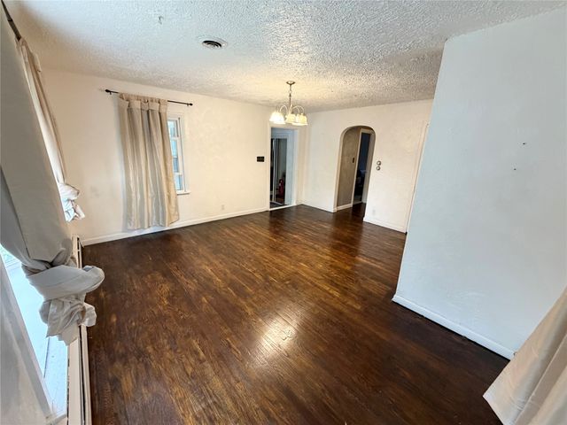 2565 W 24TH Street, Erie, PA 16506