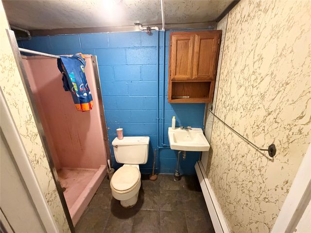 2565 W 24TH Street, Erie, PA 16506