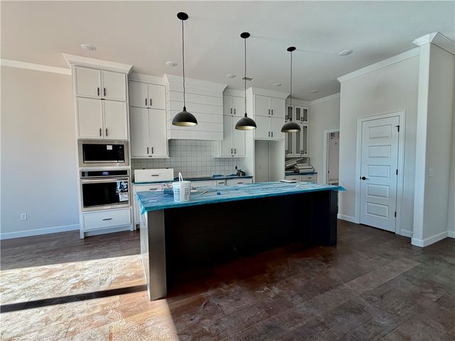 1501 Lookout Lane, Cave Springs, AR 72718