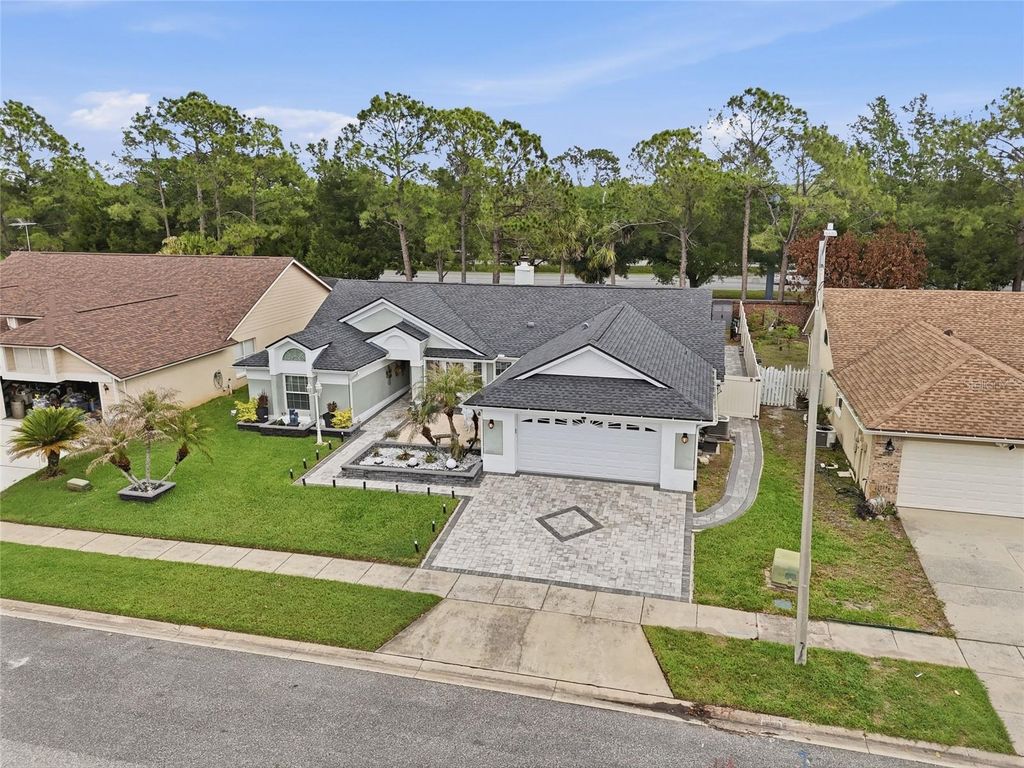 Image 11 of property listing at 3185 TIMUCUA CIRCLE, Orlando, FL 32837