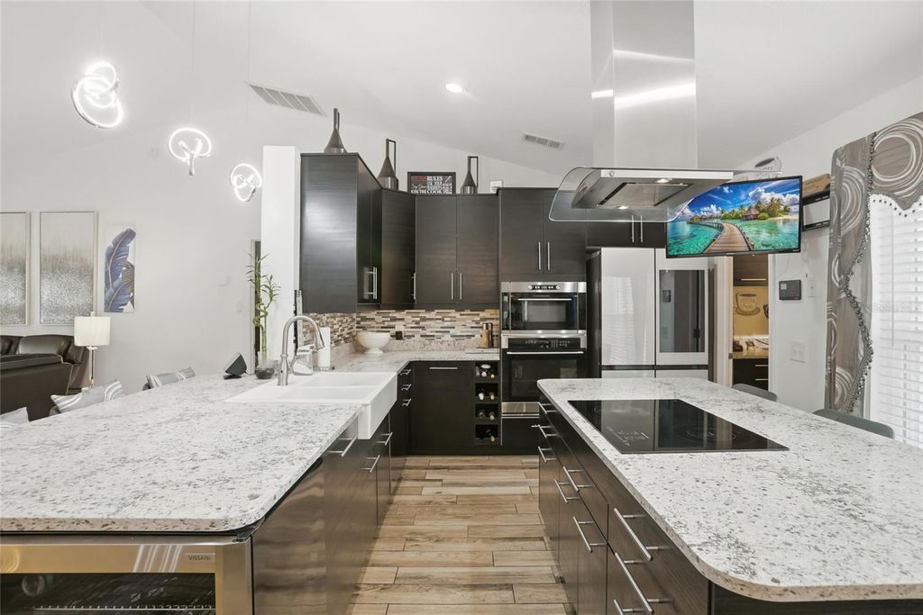 Image 17 of property listing at 3185 TIMUCUA CIRCLE, Orlando, FL 32837