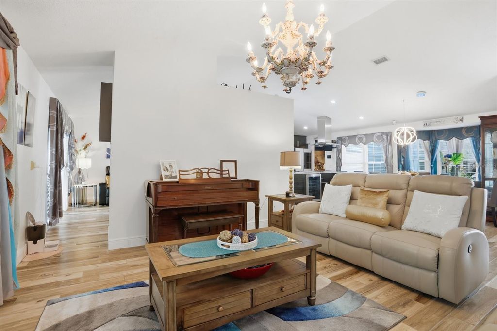 Image 24 of property listing at 3185 TIMUCUA CIRCLE, Orlando, FL 32837