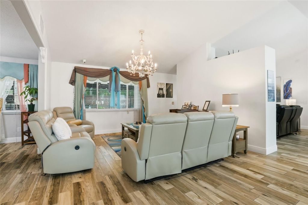 Image 26 of property listing at 3185 TIMUCUA CIRCLE, Orlando, FL 32837