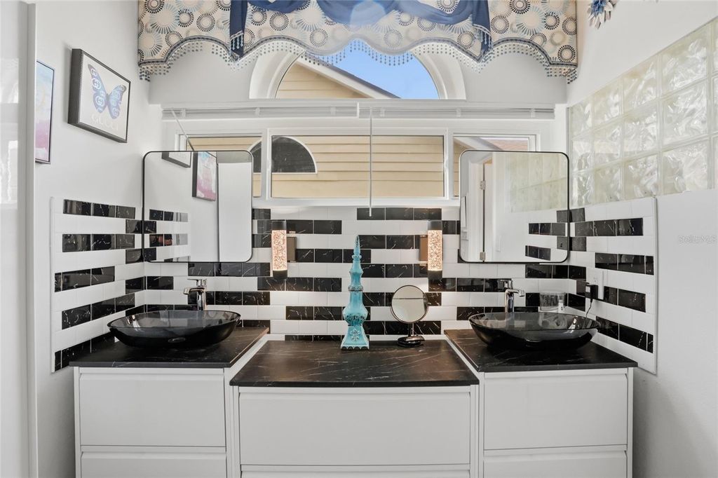 Image 32 of property listing at 3185 TIMUCUA CIRCLE, Orlando, FL 32837