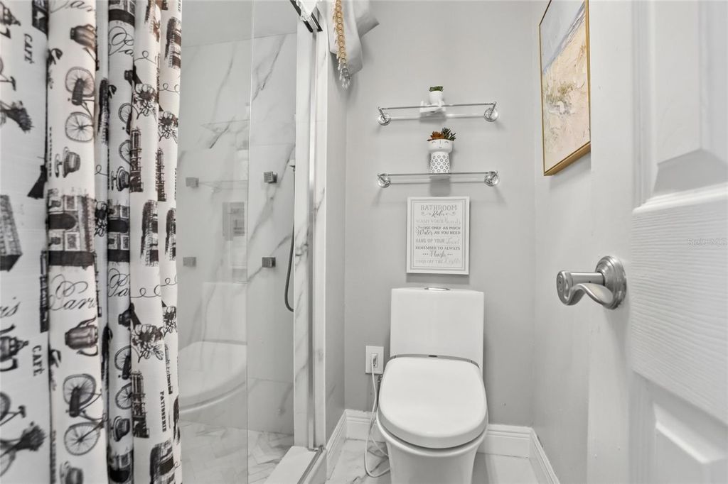 Image 33 of property listing at 3185 TIMUCUA CIRCLE, Orlando, FL 32837