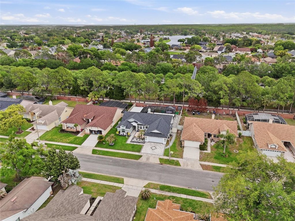 Image 9 of property listing at 3185 TIMUCUA CIRCLE, Orlando, FL 32837