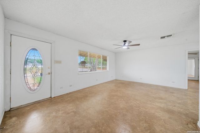 144 OAK PARK RD, Adkins, TX 78101