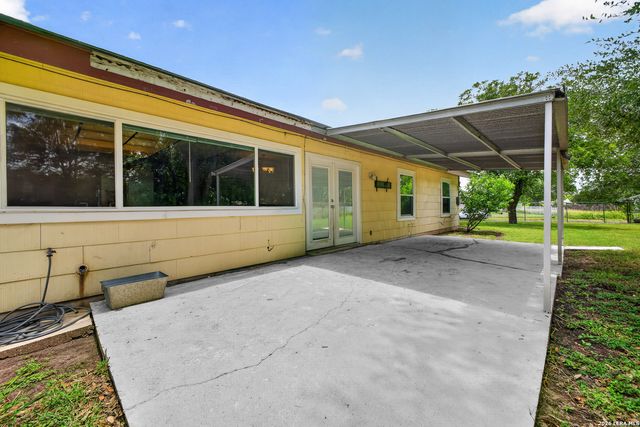 6002 PINE VALLEY DR, San Antonio, TX 78242