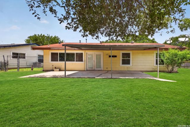 6002 PINE VALLEY DR, San Antonio, TX 78242