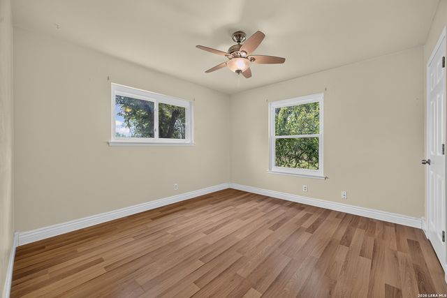 6002 PINE VALLEY DR, San Antonio, TX 78242