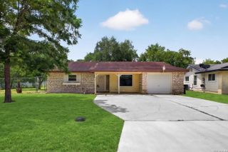 6002 PINE VALLEY DR, San Antonio, TX 78242