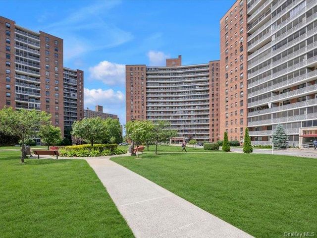 6125 98th Street 11C, Rego Park, NY 11374