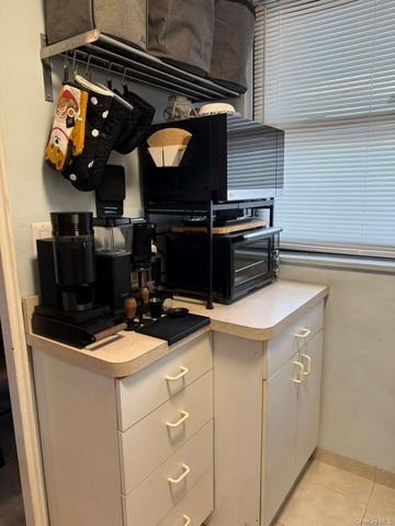 6125 98th Street 11C, Rego Park, NY 11374