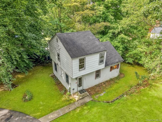 16 Cottage Avenue, Nanuet, NY 10954