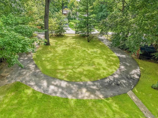 16 Cottage Avenue, Nanuet, NY 10954