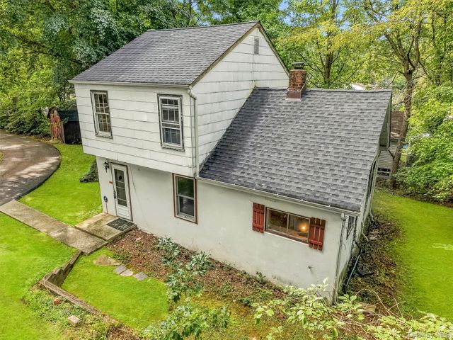 16 Cottage Avenue, Nanuet, NY 10954